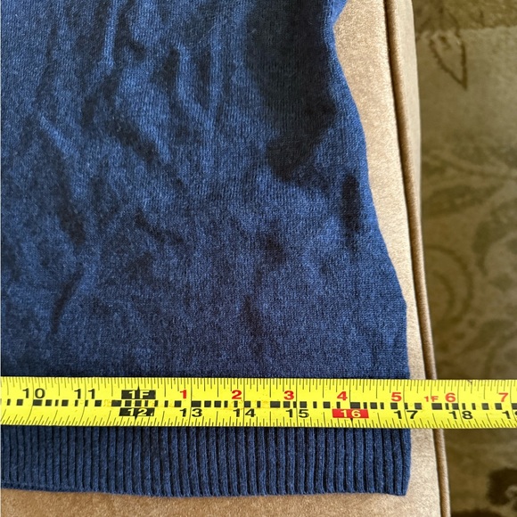Women’s Brook Bothers Navy V-Neck Sweater - Picture 5 of 5